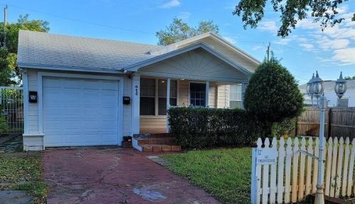 415 43rd St, West Palm Beach, FL 33407-3827