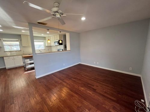 7605 Delafield Ln, Austin TX  78752-1312 exterior