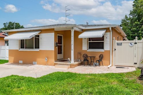 5165 Burlington Ave, Saint Petersburg, FL 33710-8136