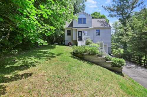 13 Kayview Ave, Bethel, CT 06801-1514
