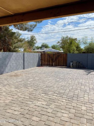 8806 30th Ave, Phoenix AZ  85051-3919 exterior