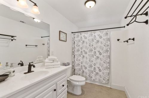 39970 Calle Bellagio, Temecula CA  92592-8620 exterior