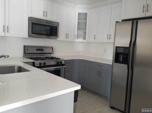 9 Cliff Dr, Englewood NJ  07631-5056 exterior