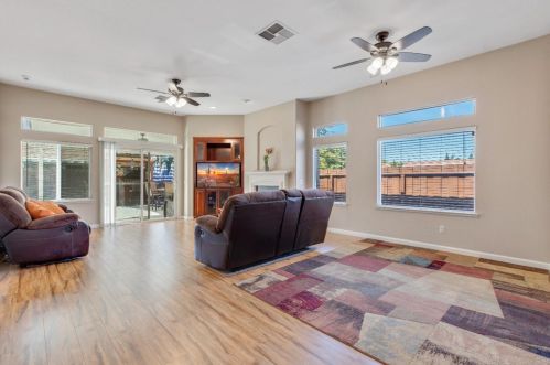 5643 Arnerich Ct, Riverbank CA  95367-9541 exterior