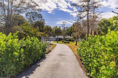 6100 Green Blvd, Naples FL  34116-4824 exterior