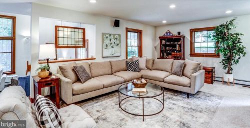 210 Hoernerstown Rd, Hummelstown PA  17036-9503 exterior