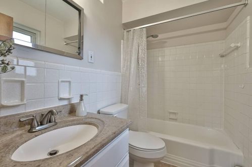 7702 Cella Dr, Cincinnati OH 45239-4108 exterior