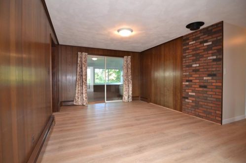46 Peach Hl Ave, North Providence RI  02911-1924 exterior