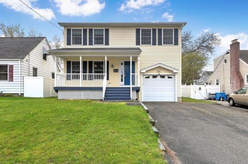 36 Holbrook St, Milford, CT 06460-5132