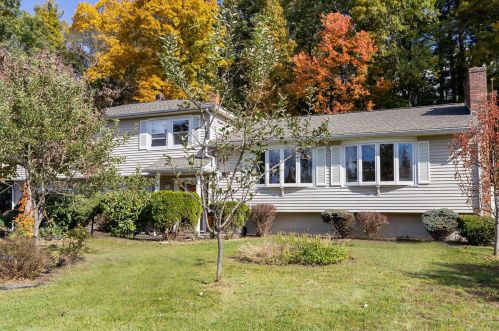 35 Cole St, Salem, NH 03079-3947