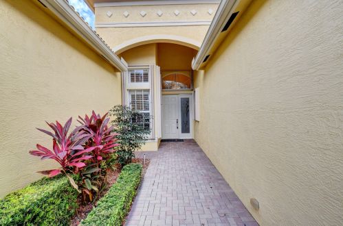 7047 Springville Cv, Boynton Beach, FL 33437-3989