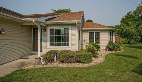 231 Sunset Ct, Deerfield, WI 53531-9428