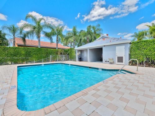 348 107th Ave, Hollywood FL  33026-4068 exterior