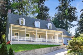 2223 Lake Sammamish Pkwy, Redmond, WA 98052-6008