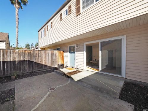 1638 Yardley St, Santa Rosa CA 95403-2397 exterior