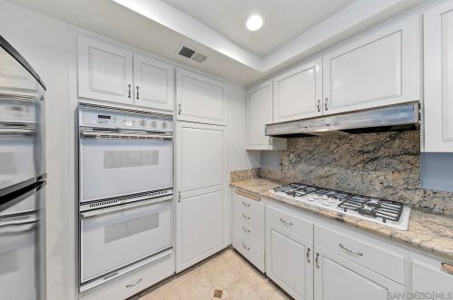 1720 The Woods Dr, El Cajon CA  92019-3670 exterior