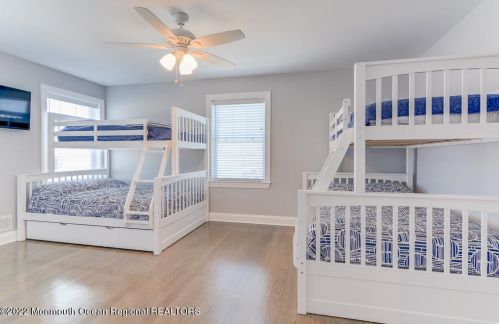 42 Kearney Ave, Pelican Island NJ  08751-1922 exterior