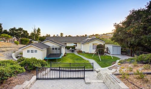462 Mercedes Ln, Pismo Beach CA  93420-2658 exterior