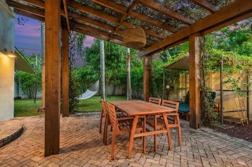 250 10th St, Delray Beach FL  33444-4048 exterior