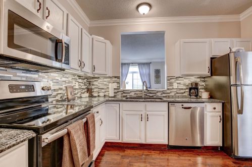 1864 Christensen Ave, Saint Paul MN 55118-2751 exterior