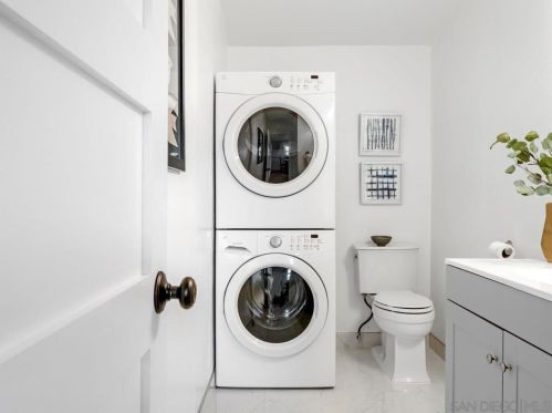 1653 Edgemont St, San Diego CA 92102-1241 exterior