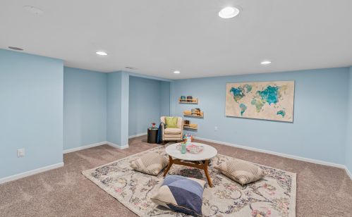 2414 Lagoon Ct, Thiensville WI  53092-5549 exterior