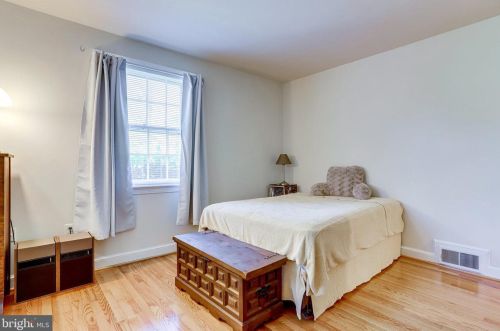 2901 Linden Ln, Falls Church VA  22042-2313 exterior