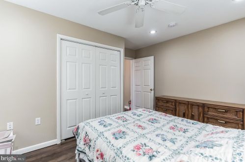 325 Brighton Ter, Holmes PA  19043-1010 exterior