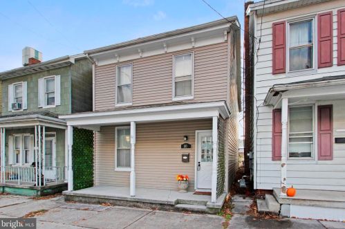 80 Water St, Spring Grove PA  17362-1032 exterior