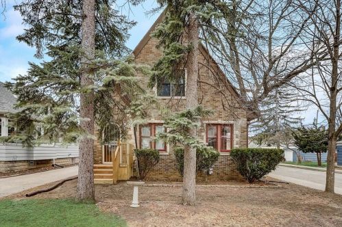 202 72, Milwaukee WI 53213-1828 exterior