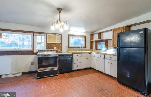 5 April Ln, Wilmington DE  19810-4122 exterior