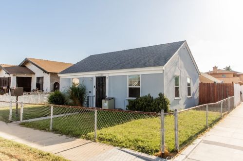 2295 Olive Ave, Long Beach, CA 90806-4439