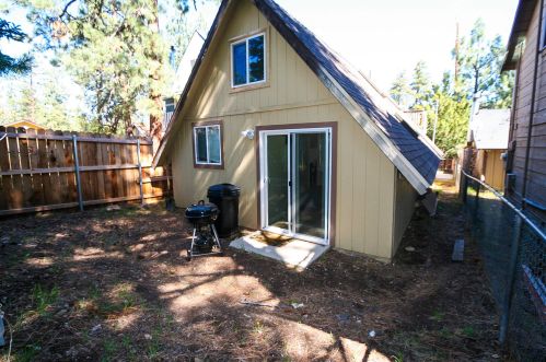 118 Sherwood Blvd, Big Bear City CA  92314-8933 exterior
