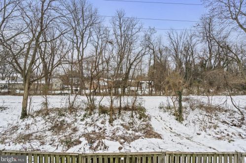 418 Deerpath Ave, Leesburg VA  20175-2517 exterior