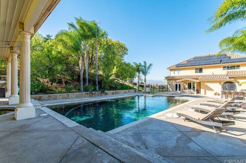 22140 Rolling Ridge Dr, Santa Clarita CA  91350-3308 exterior