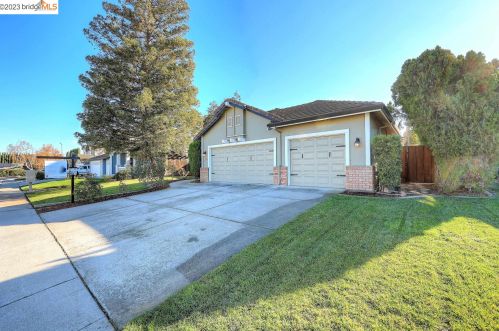 1579 Jasmine Cir, Oakley CA  94561-2652 exterior