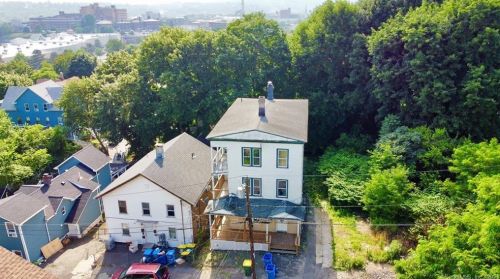 37 William St, Waterbury, CT 06702-1726