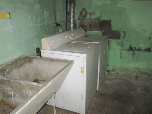 140 Magnolia St, Whitaker PA  15120-2439 exterior