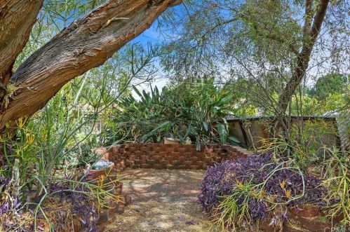 9833 Sharon Ave, Riverside CA  92503-3102 exterior