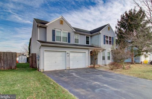 82 Kristopher Dr, Trenton, NJ 08620-3006