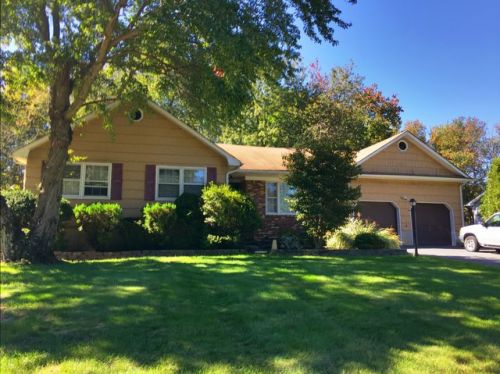 38 Middlebrook Dr, Tinton Falls, NJ 07712-3422