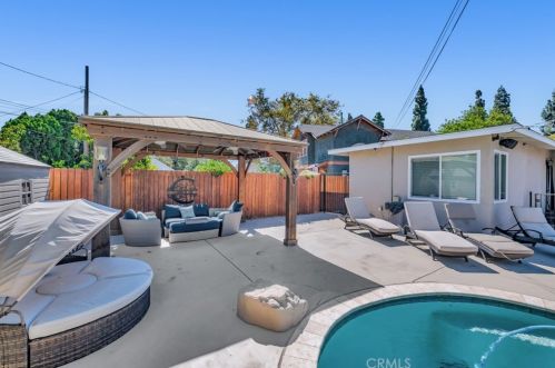 216 Russell Ave, Fullerton CA  92833-2437 exterior