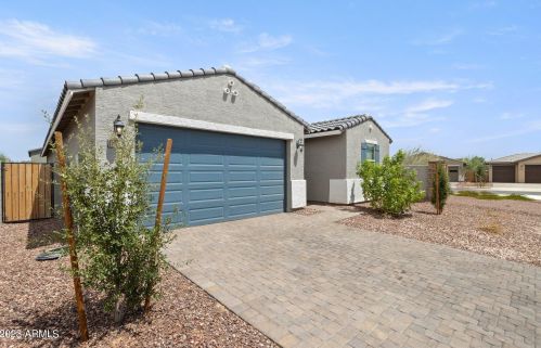 17652 Fetlock Trl, Sun City, AZ 85387