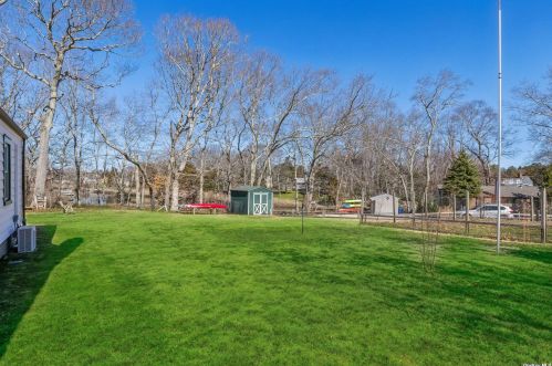 305 Bayberry Rd, Southold NY  11971-4436 exterior