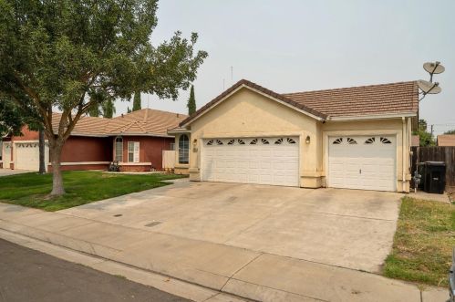 2413 Maestro Way, Modesto, CA 95355-9697
