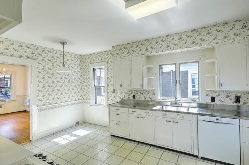 310 Elmgrove Ave, Providence RI  02906-4252 exterior