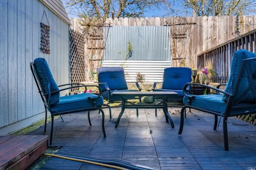 9591 Kristine Way, Windsor CA  95492-8889 exterior