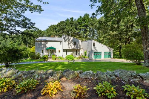 12 Wiley Hill Rd, Londonderry, NH 03053-3108