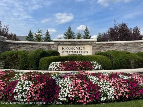 86 Sunset Dr, Tinton Falls, NJ 07724-4974