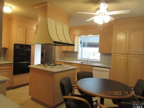 930 Live Oak Ave, Ukiah CA  95482-3733 exterior